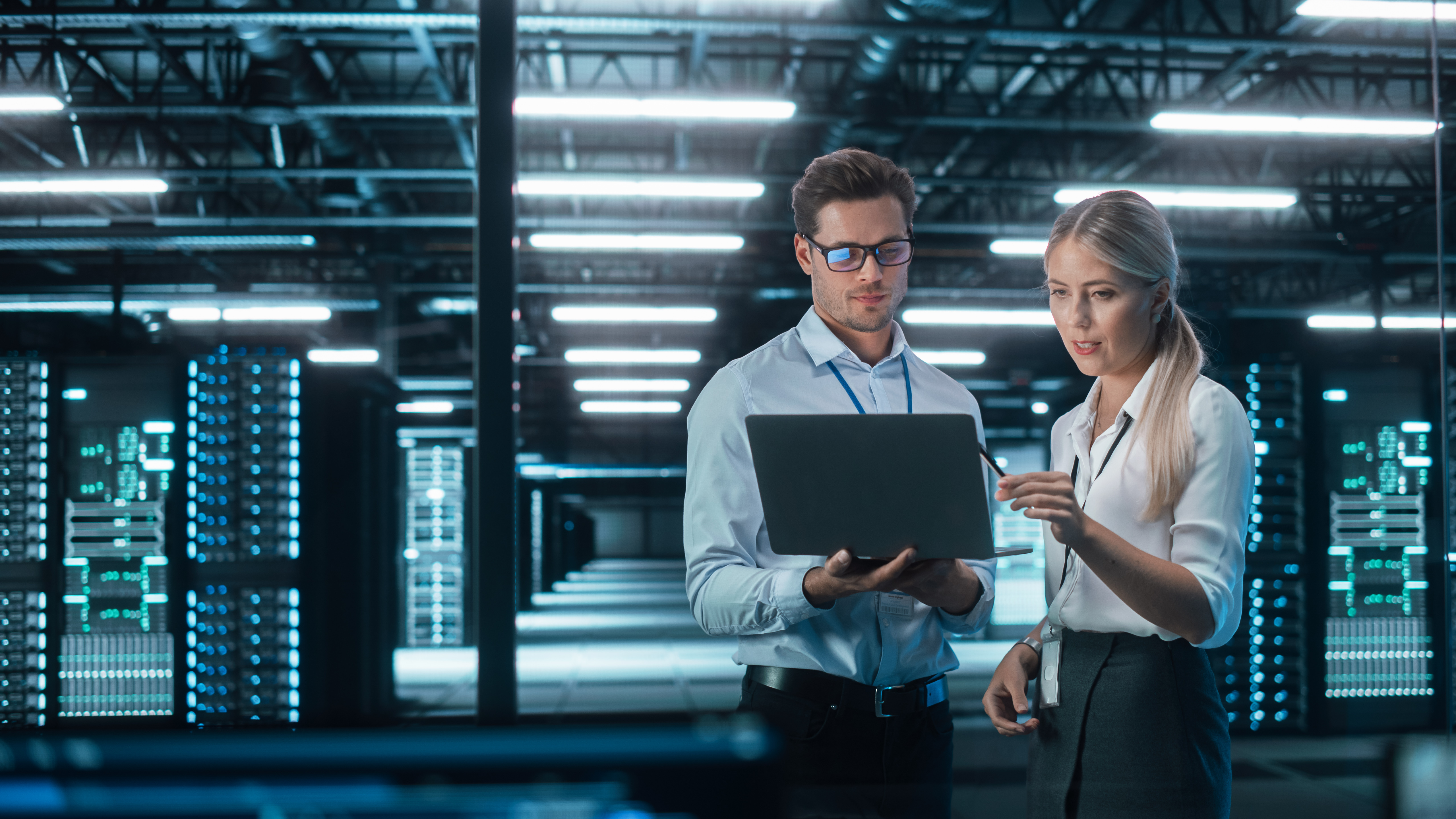 Male and Female Programmers Talking about Work, Solving Problems