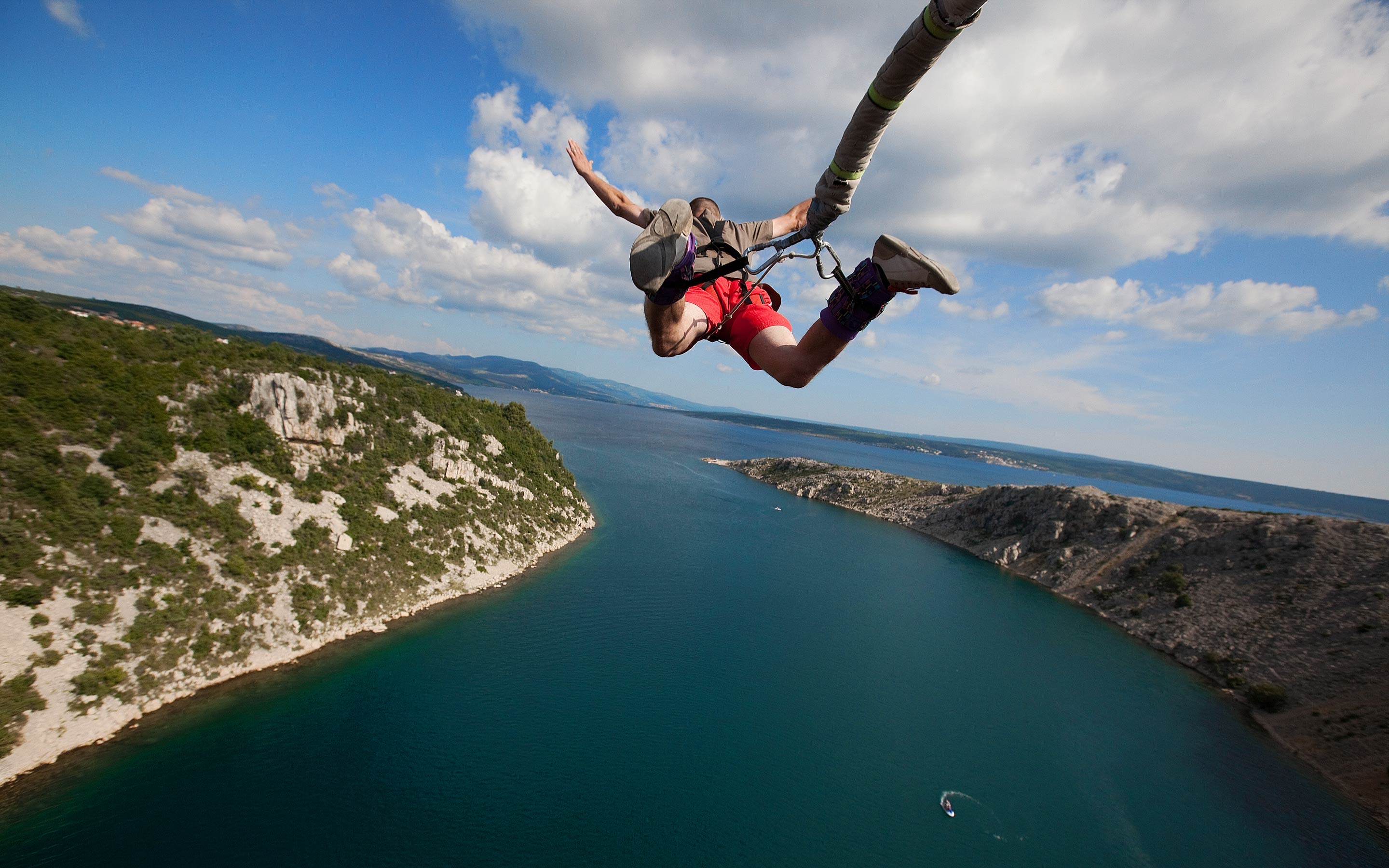 Is There a Weight Limit for Bungee Jumping  : Key Considerations